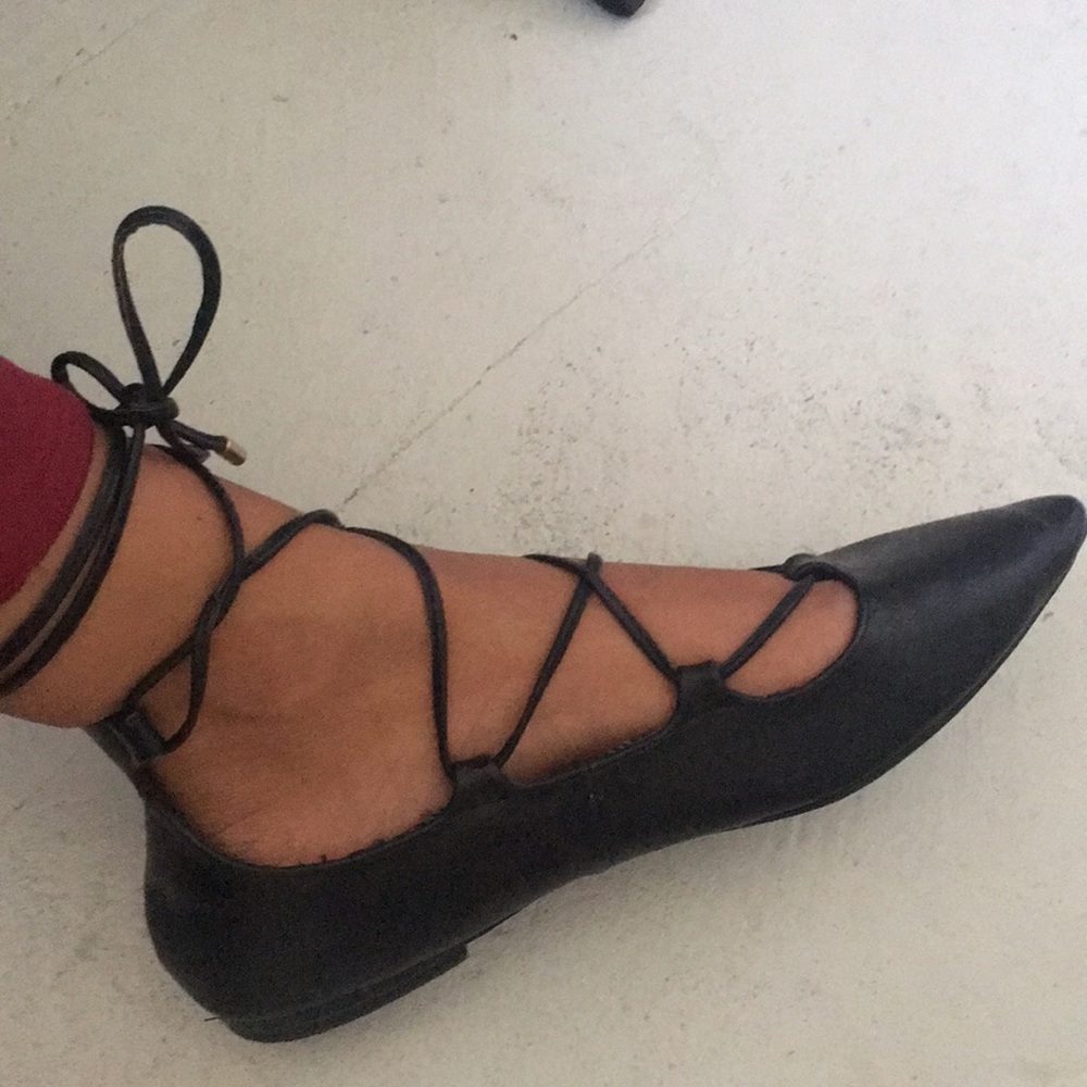 Pointed, lace-up flats